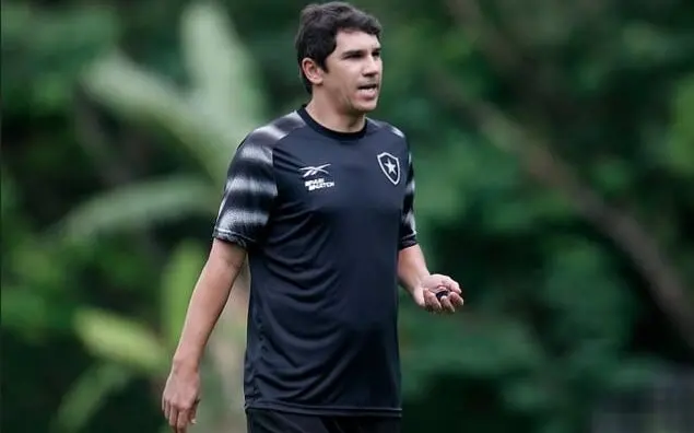 Botafogo Retorna aos Treinos com Foco em Aprimorar seu Jogo Vertiginoso