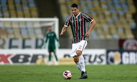 Capitão Nino do Fluminense Nino deixa treino da Seleção mais cedo devido a entorse no joelho