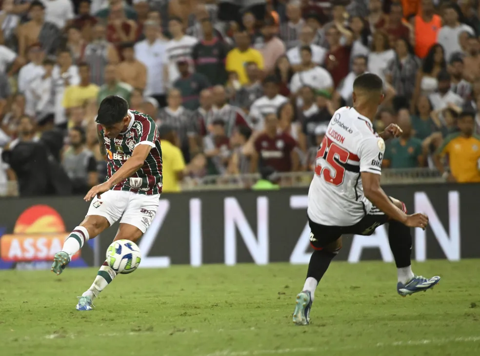 Fluminense vence o São Paulo por 1 a 0 na entrega das faixas
