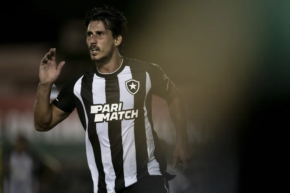  Botafogo Desiste da Oferta por Cristian Medina para 2024