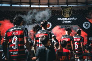 Flamengo em fila para entrar em campo diante do Botafogo no Maracanã