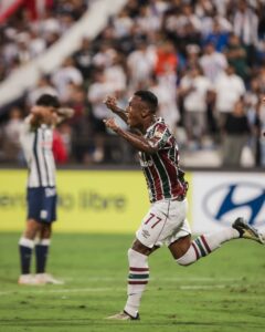 Fluminense empata com gol de Marquinhos de cabeça