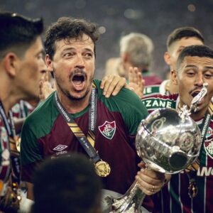 Diniz grita de felicidade em comemoração ao título da Libertadores