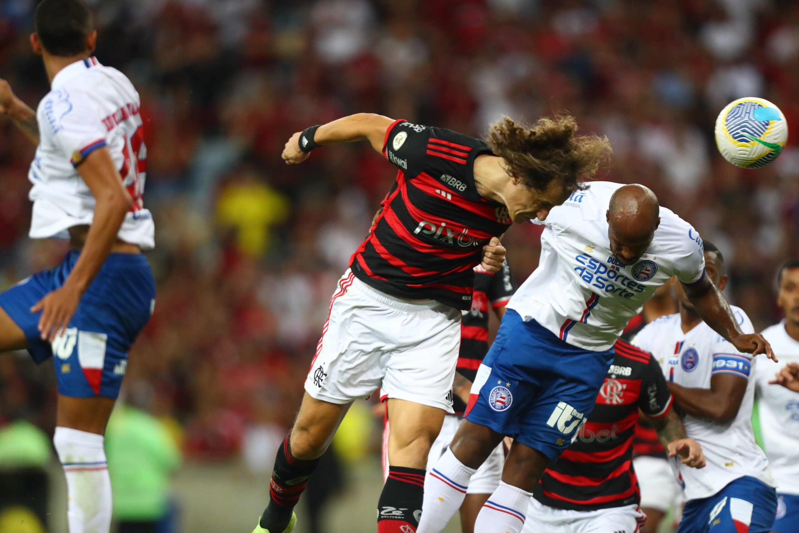 David Luiz marca gol de cabeça que coloca o Fla na liderança