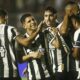 Savarino comemora seu gol, único do Botafogo diante do Vitória