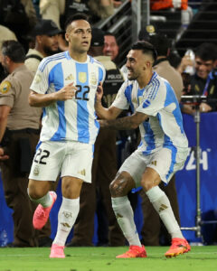 Lautaro marca contra a Colômbia na final