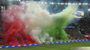 Torcida do Fluminense faz linda festa contra o Palmeiras