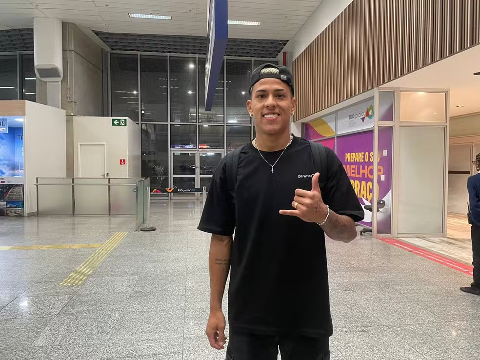 Matheus chega ao Botafogo