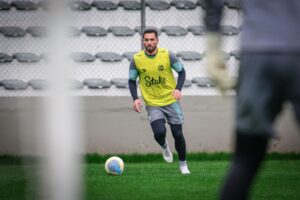 Gilberto preparado para o jogo diante do Fluminense.