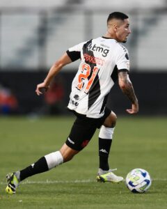 Praxedes com a camisa do Vasco da Gama.