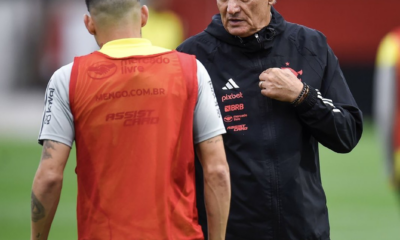 Tite comandou novamente o Flamengo no CT.