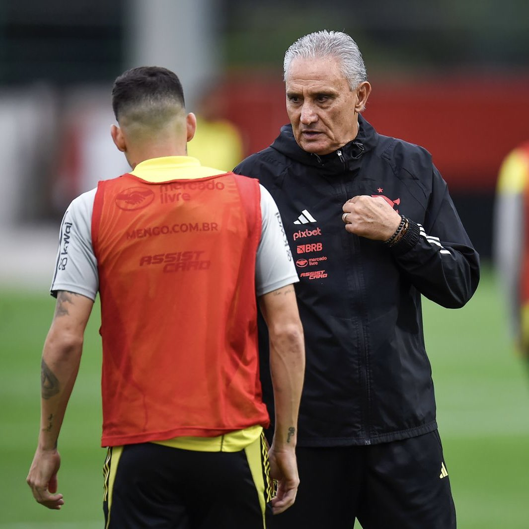 Tite comandou novamente o Flamengo no CT.