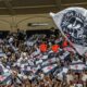 Torcida do Vasco da Gama faz show na arquibancada.