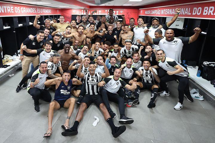 Botafogo vence nos pênaltis e avança para as Semifinais da Libertadores 