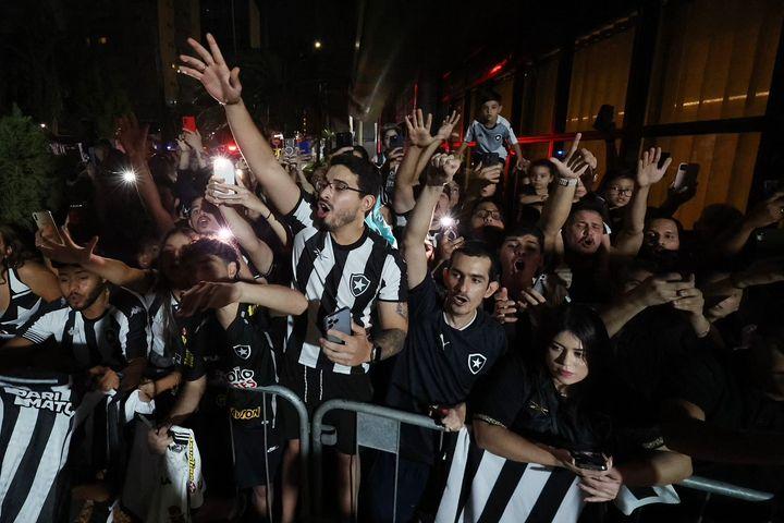 Botafogo volta embalado contra o Grêmio no Mané Garrincha 