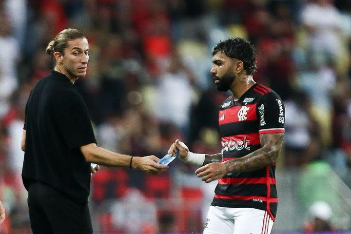  Flamengo vence na estréia de Flilipe Luis por 1 a 0 o Corinthians