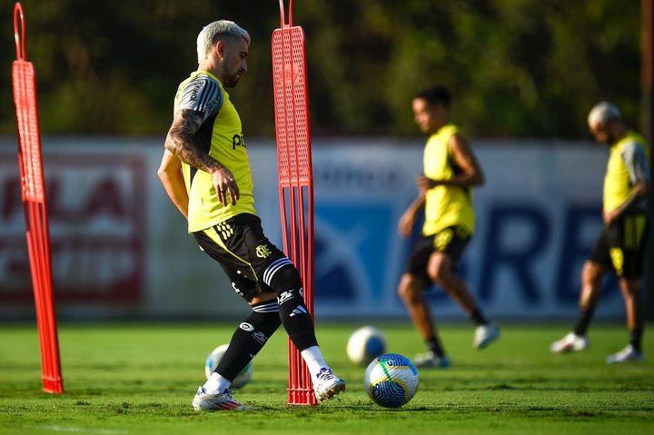 Flamengo encara o Corinthians pela Copa do Brasil na estréia de Filipe Luis