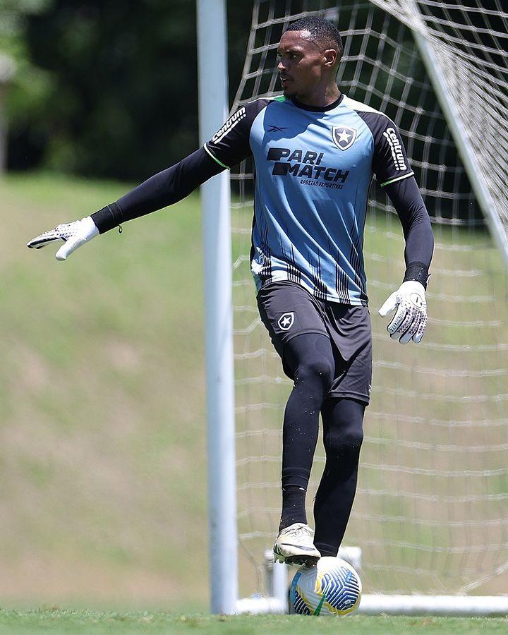 Botafogo vai ao Allianz Parque às 21:30 buscar a liderança contra o Palmeiras 