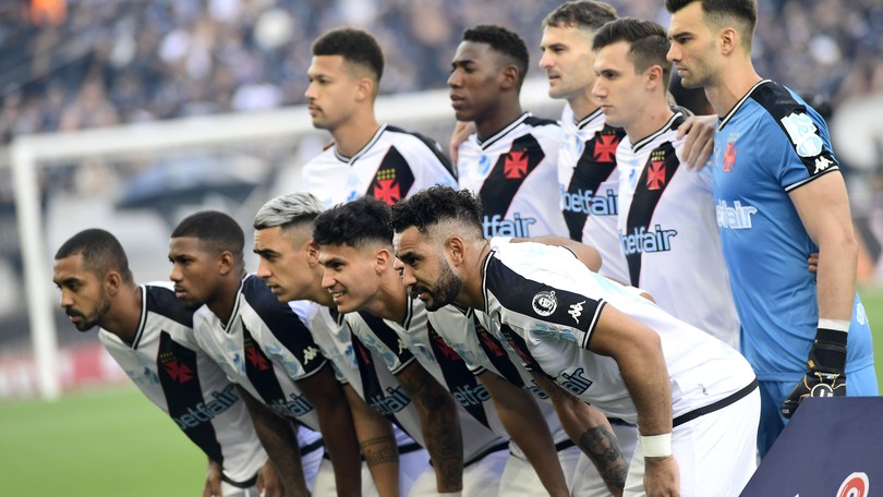 Vasco perde de 3 a 1 para o Corinthians e vê a zona de rebaixamento de perto